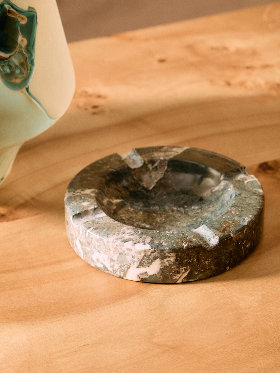 Orsina Black and White Marble Ashtray – Round Hand-Finished Stone