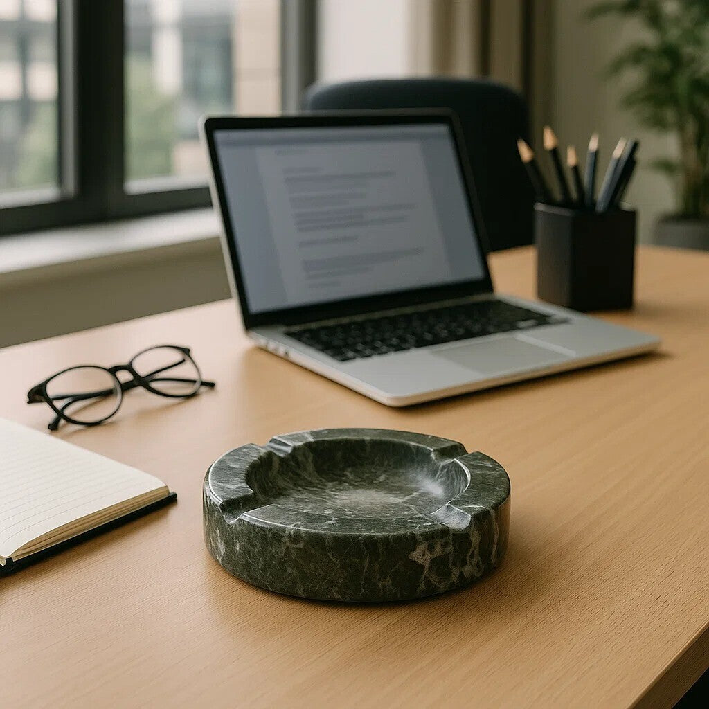 Orsina Black and White Marble Ashtray – Round Hand-Finished Stone