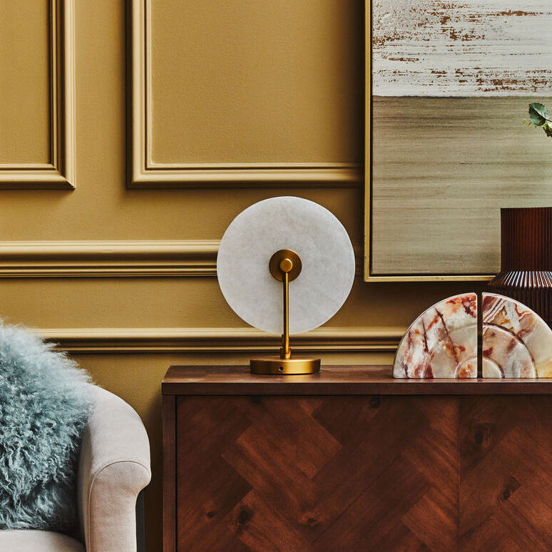 Orsina Waldorf White Marble and Gold Table Lamp – Modern Sculptural Light