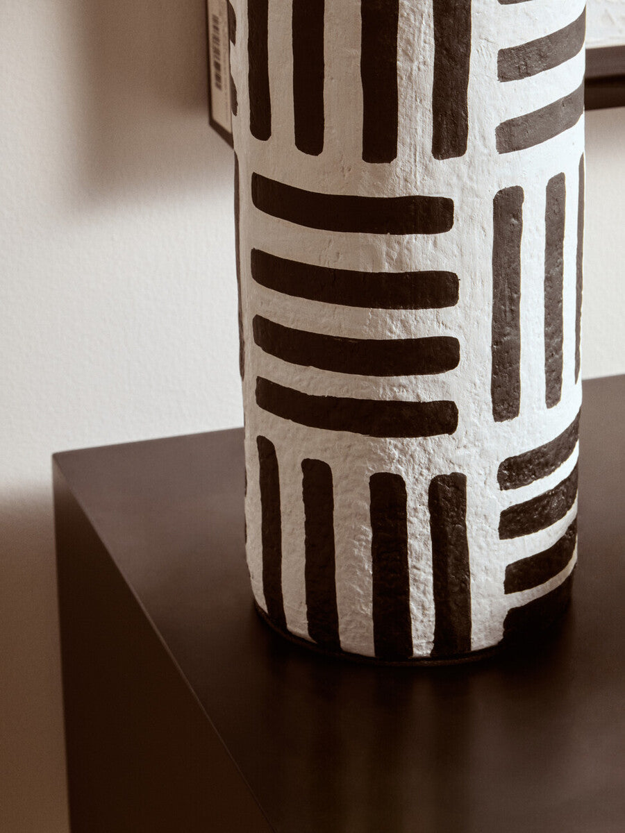 Orsina Carta Geometric Papier Mache Table Lamp – Black and White