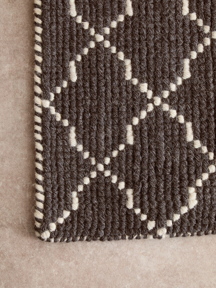 Orsina Large Grey Diamond Lattice Rug – Modern Geometric Area Rug