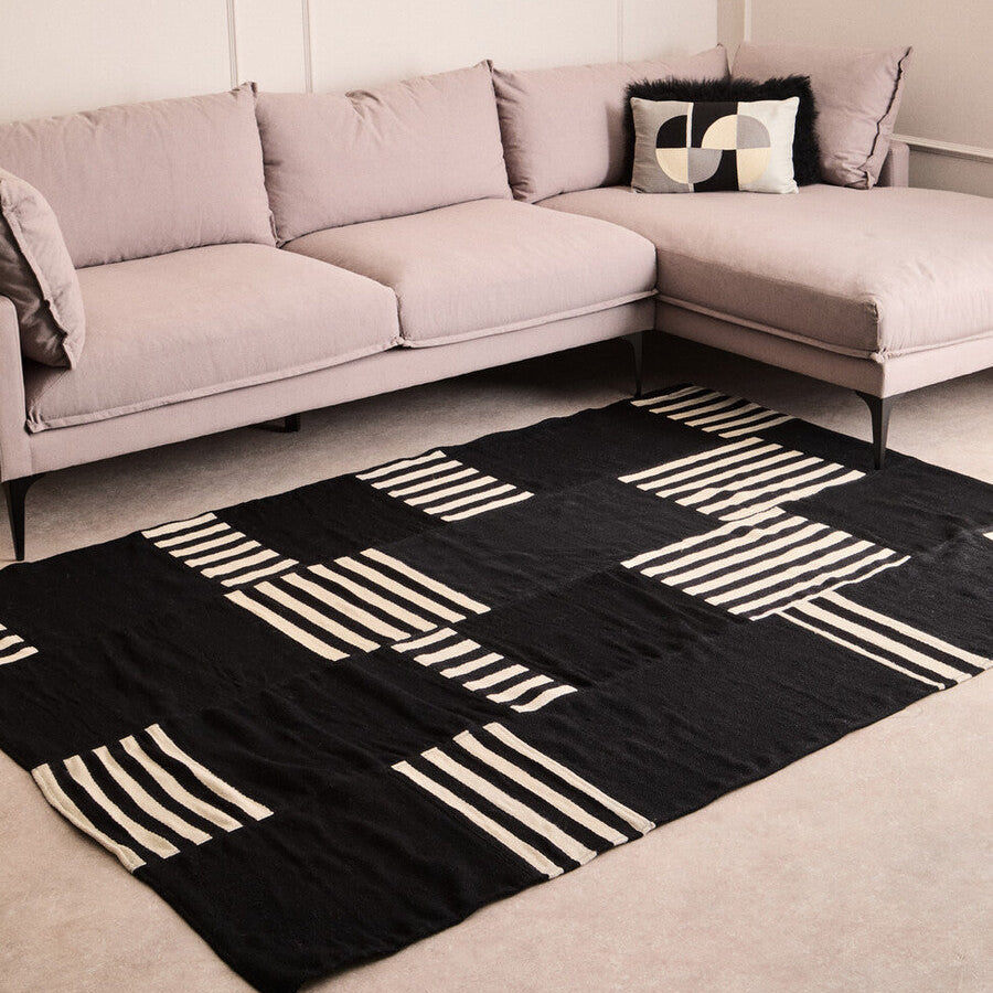 Orsina Bosie Black and White Rug – Handcrafted Modern Graphic Area Rug
