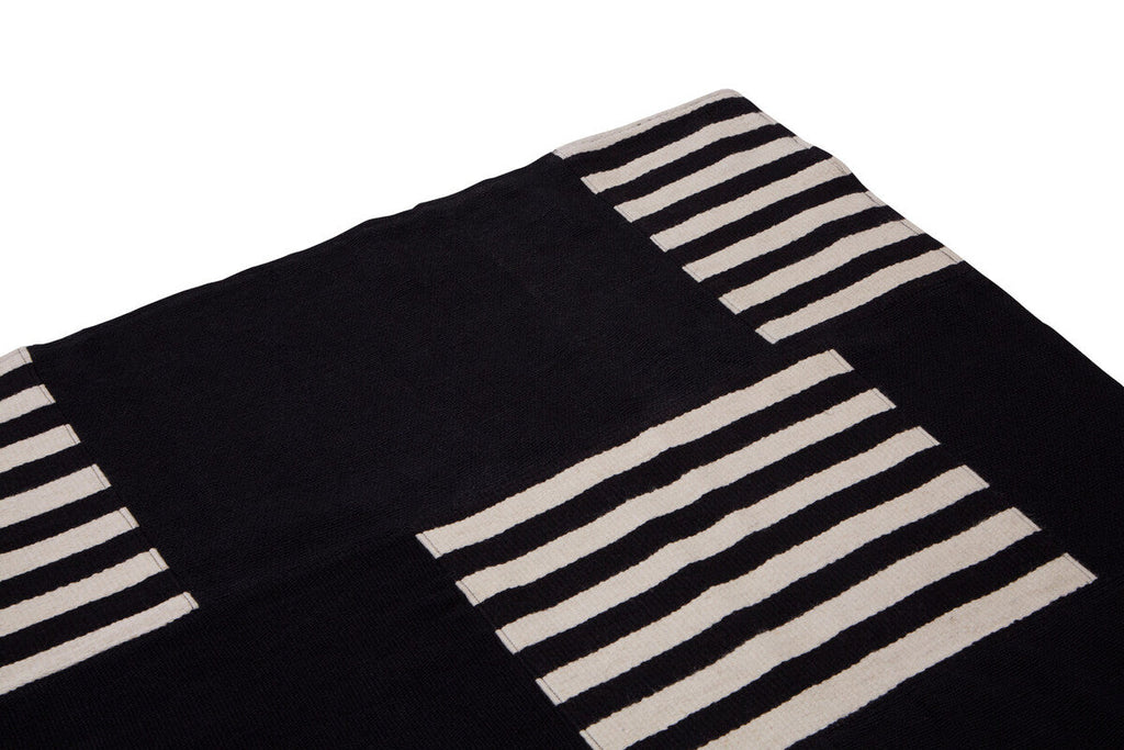 Orsina Bosie Black and White Rug – Handcrafted Modern Graphic Area Rug