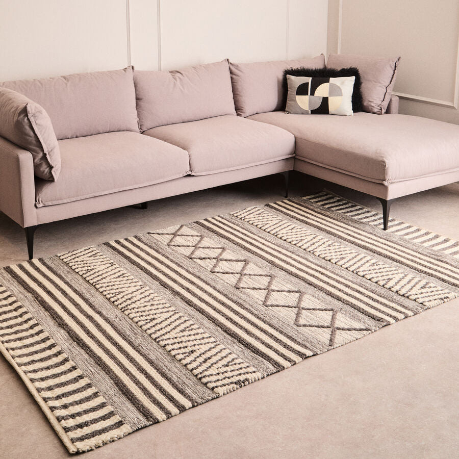 Orsina Bosie Jango Large Geometric Rug – Grey and Ivory Area Rug