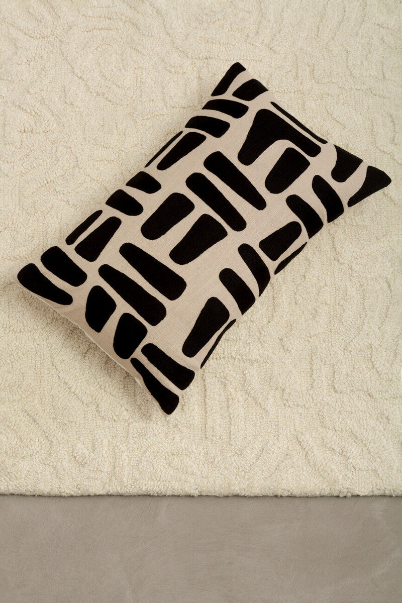 Orsina Ozella Rectangular Lumbar Cushion – Natural & Black Cotton