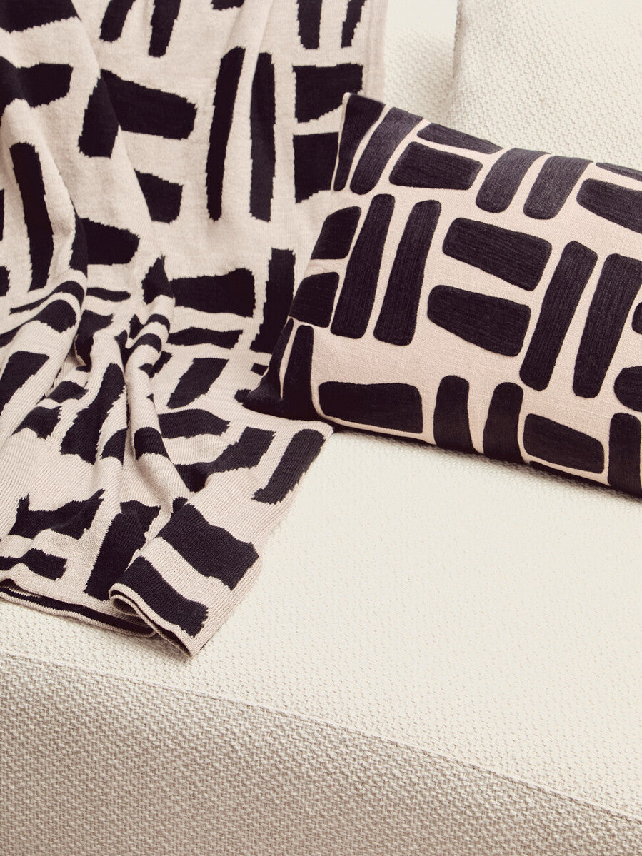 Orsina Ozella Rectangular Lumbar Cushion – Natural & Black Cotton
