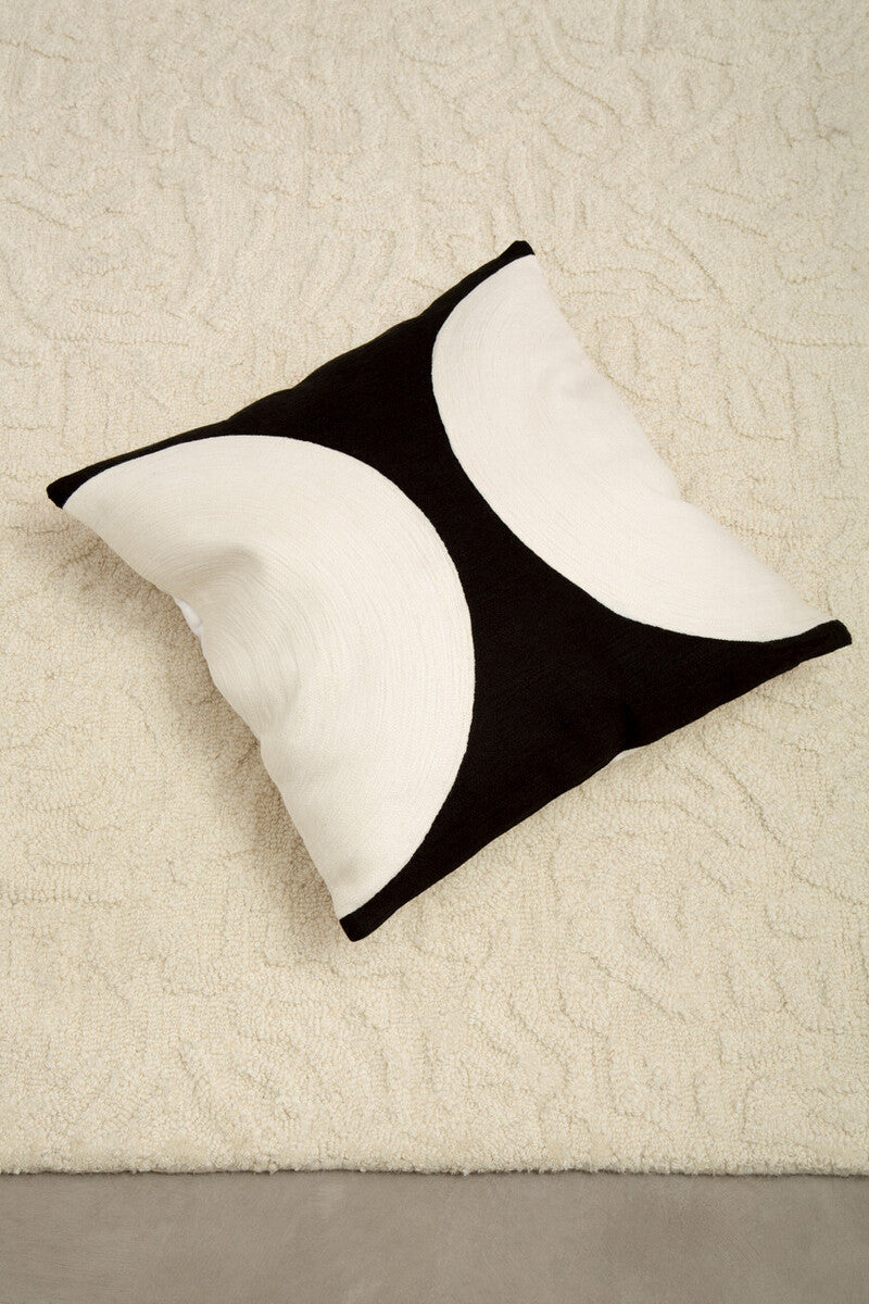 Orsina Bosie Ozella Geometric Cotton Cushion – Black and White