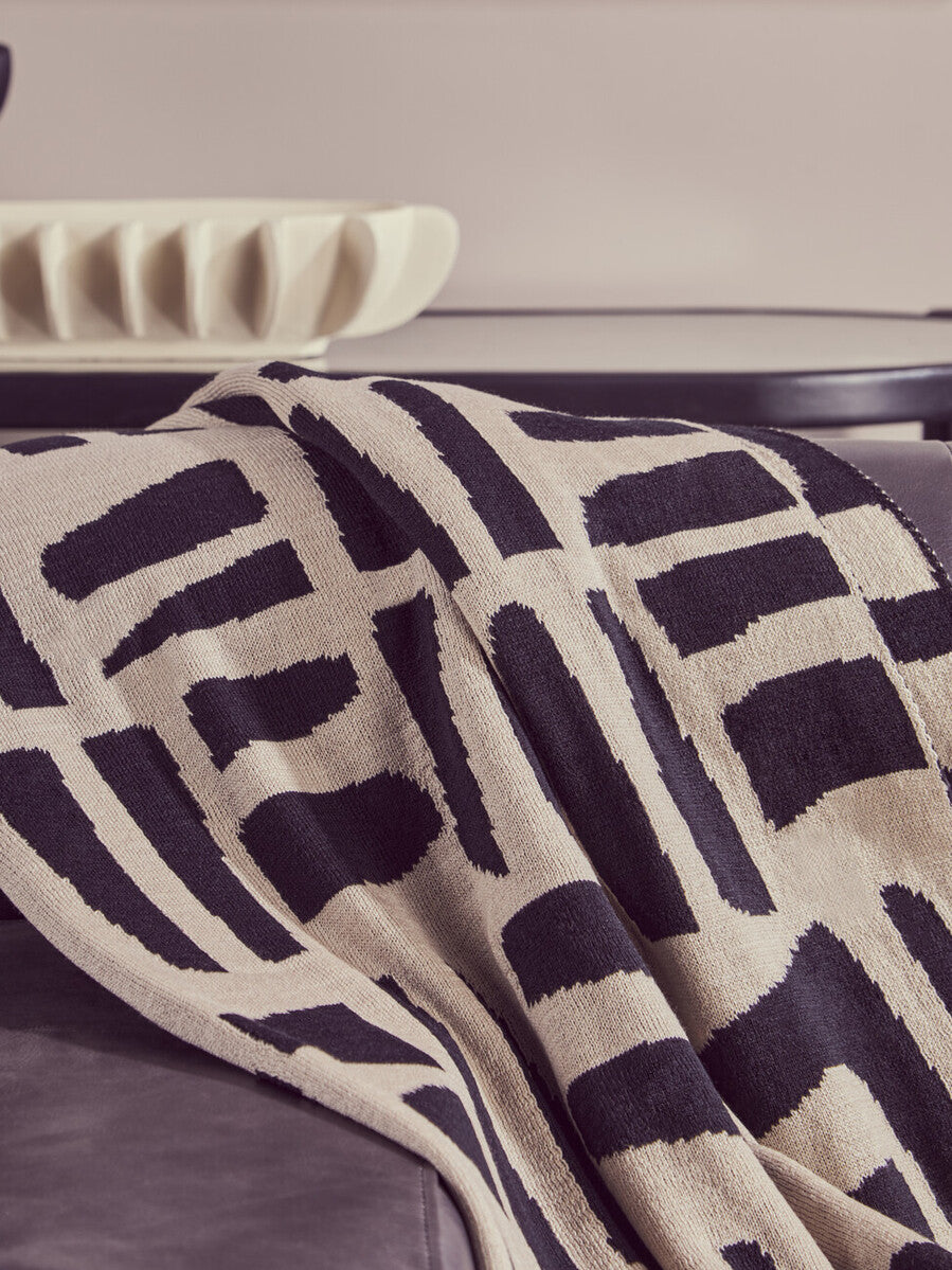 Orsina Bosie Ozella Geometric Knitted Throw – Natural and Black Blanket