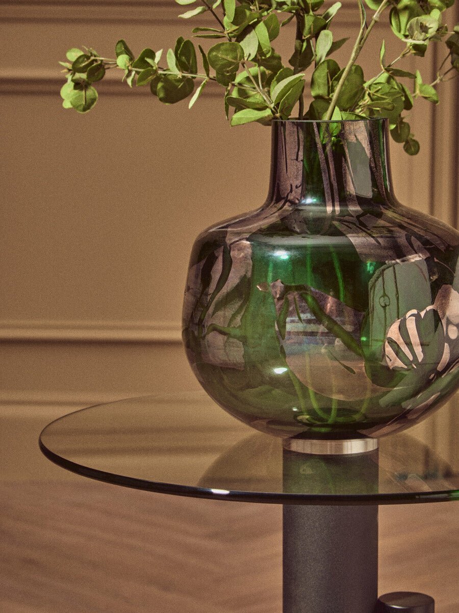 Orsina Oria Glass Side Table – Modern Gold and Black Sculptural Base