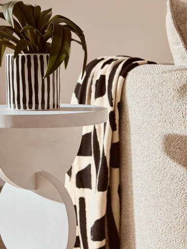 Orsina Mango Wood Abstract Side Table – White Sculpted Geometric Base