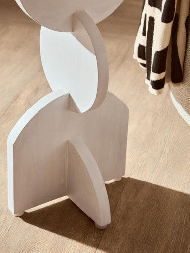 Orsina Mango Wood Abstract Side Table – White Sculpted Geometric Base