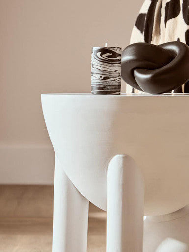 Orsina Walsa Round Mango Wood Side Table – Whitewash Sculptural Base