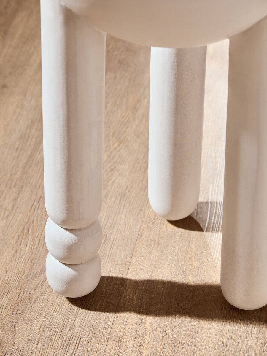 Orsina Whitewash Mango Wood Round Side Table – Sculptural Column Base