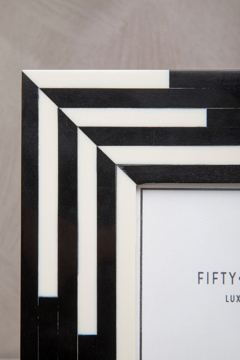Orsina Donato 4x6 Photo Frame – Black and White Striped Resin