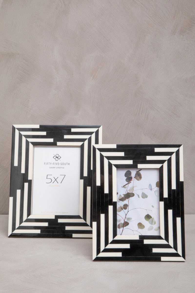 Orsina Donato 4x6 Photo Frame – Black and White Striped Resin