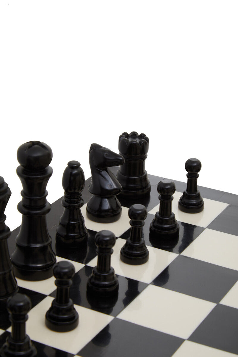 Orsina Black and White Chess Set – Modern Resin and Wood Board Game