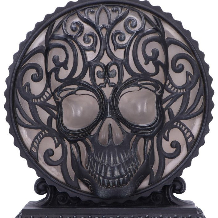 Nemesis Now Death’s Embrace Gothic Skull Lamp – Ornate Polyresin 20.2cm