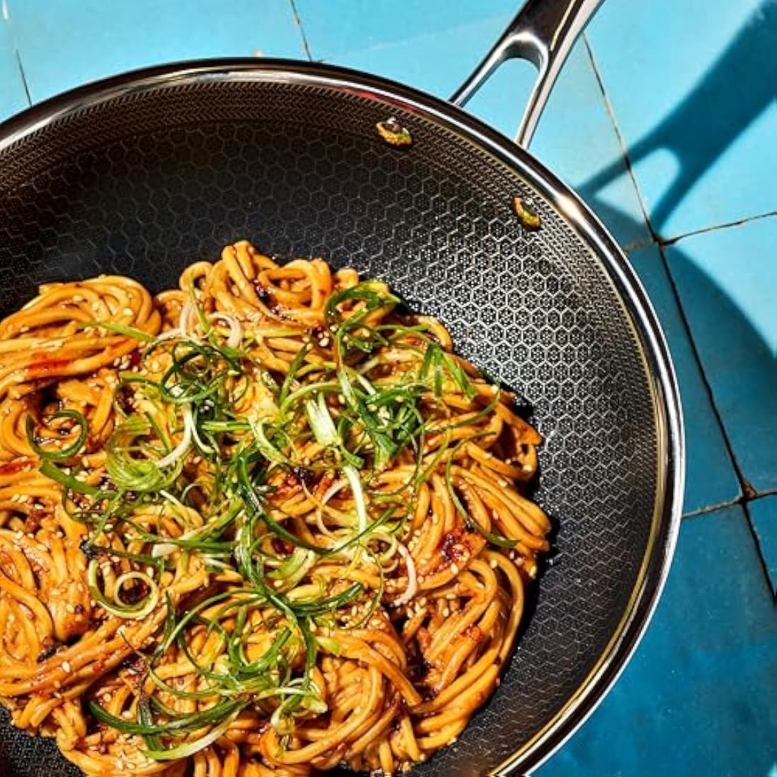 HexClad 25 cm Hybrid Nonstick Wok – Induction Ready & Oven Safe
