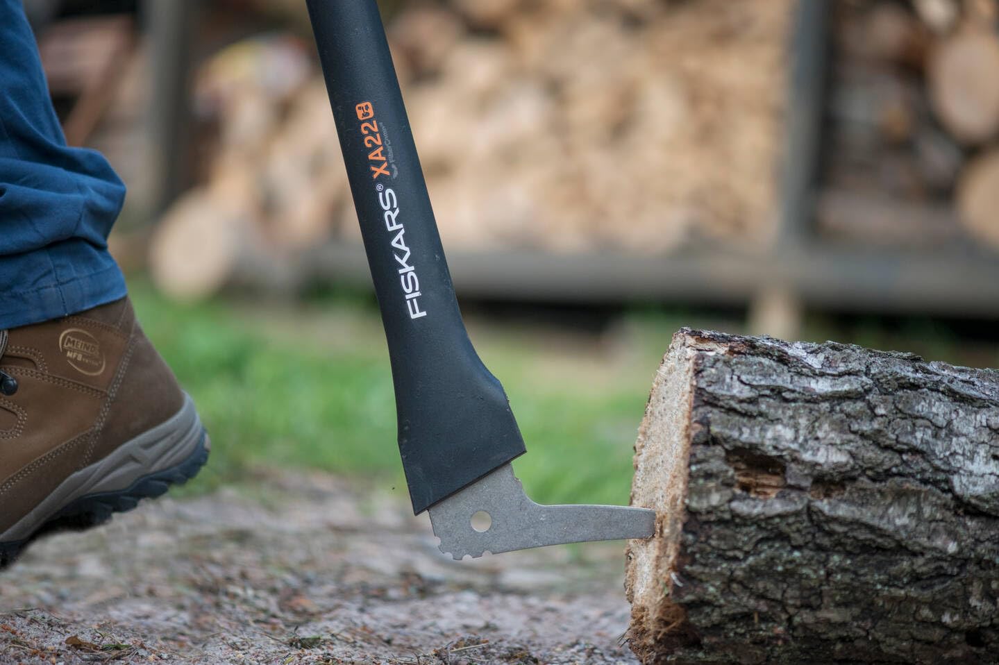 Fiskars WoodXpert XA22 Sappie – 78cm Log Handling Tool with Case