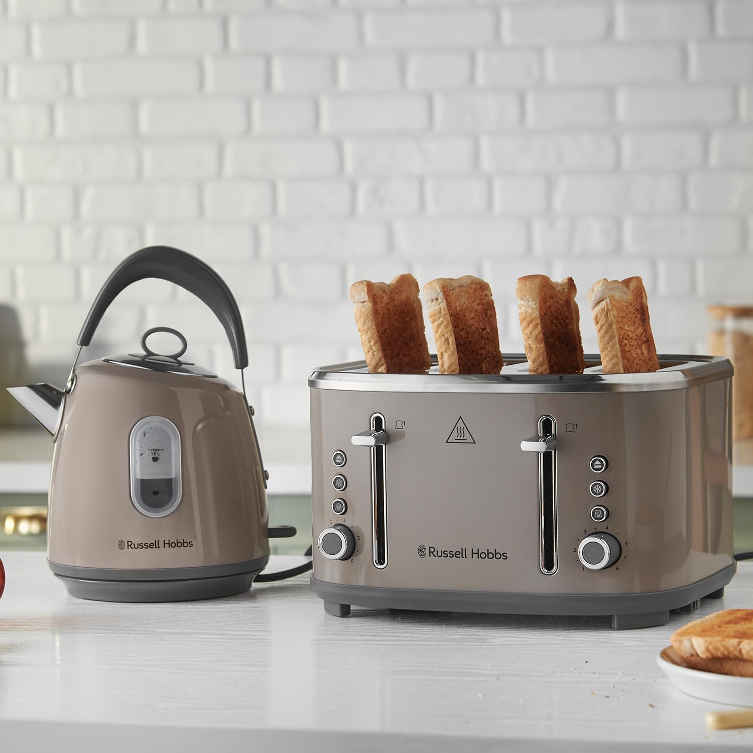 Russell Hobbs Stylevia 4-Slice Toaster – Mocha Stainless Steel