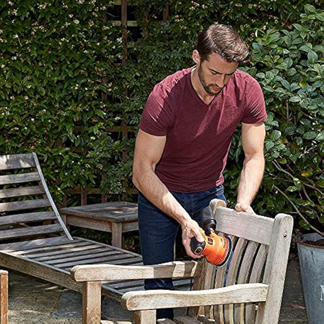 Black+Decker 230W Random Orbit Sander for Wood & Metal |
