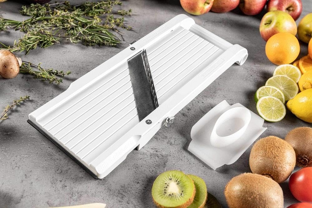 Benriner Mandoline Vegetable Slicer – Japanese Steel with 3 Blades