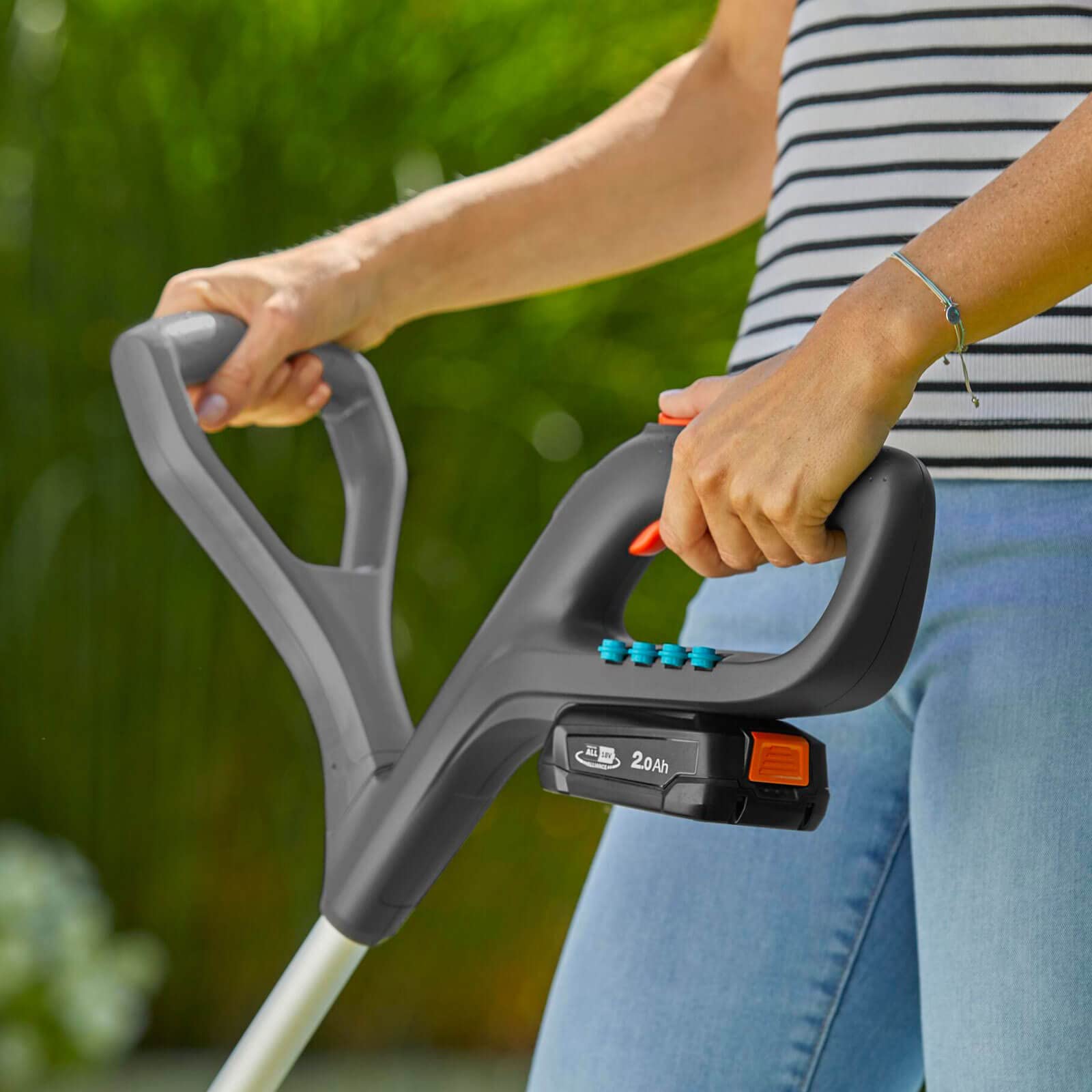 Gardena SmallCut 23/18V P4A Battery Trimmer | 230mm Cordless Lawn Edger