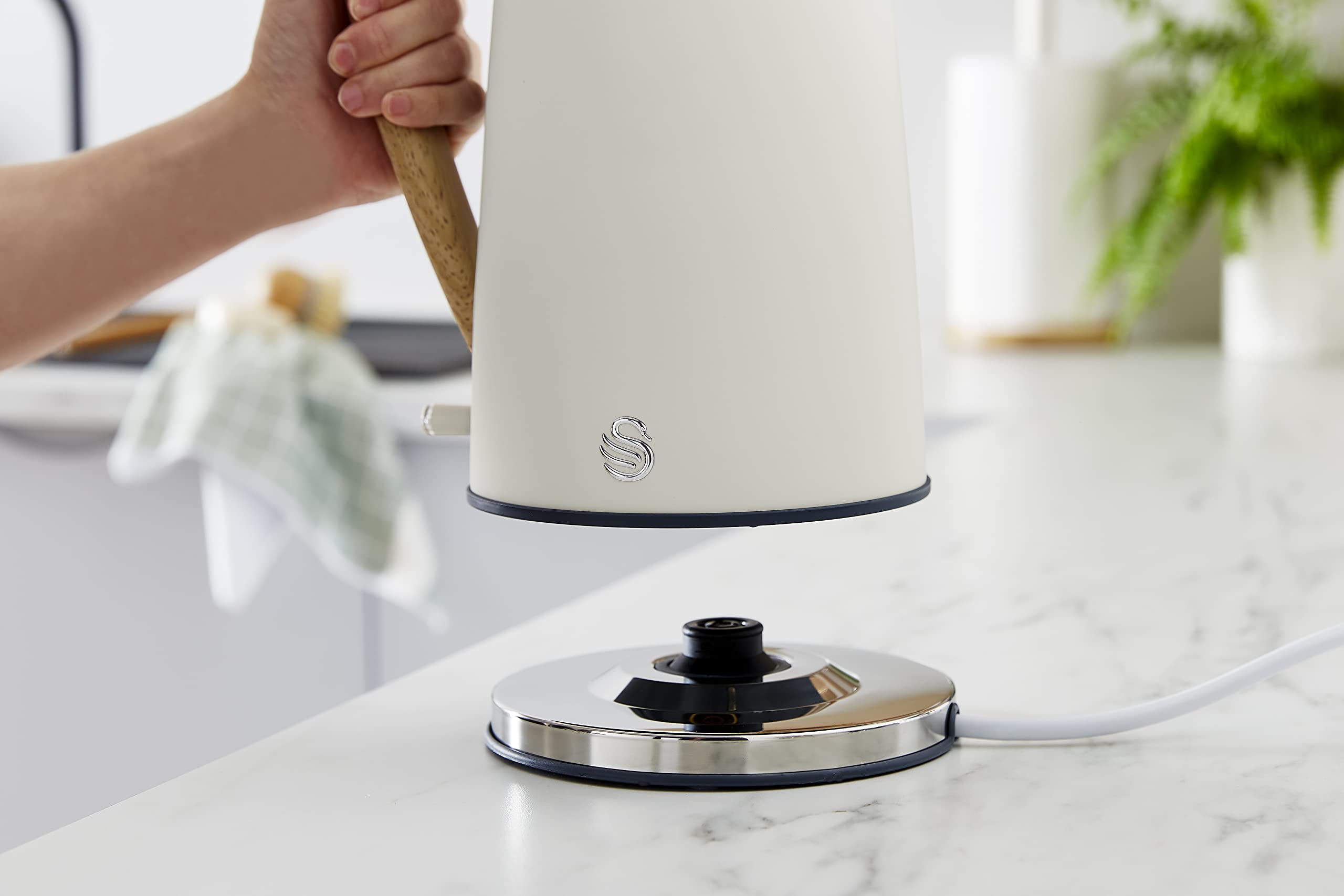 Swan Nordic Jug Kettle | 1.7L Fast Boil Electric Kettle - Matte White