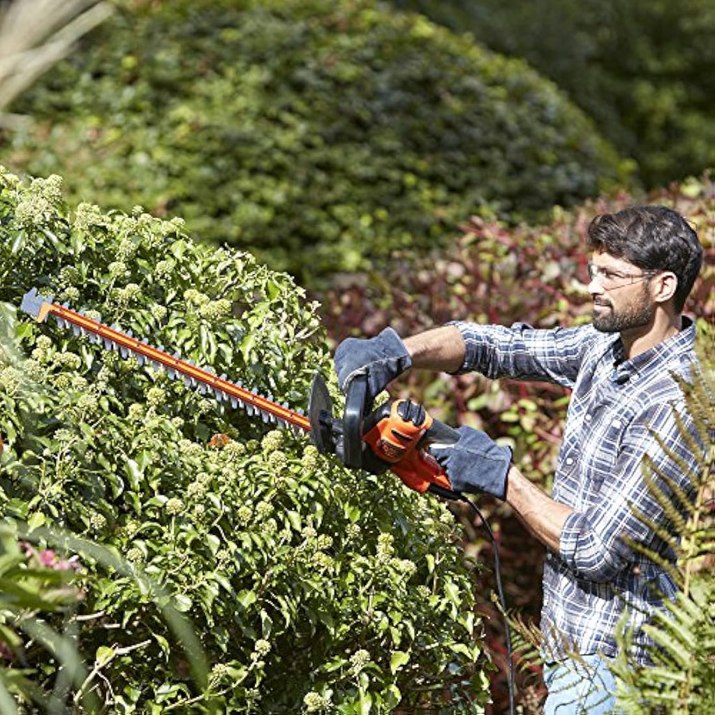 BLACK+DECKER 600W Electric Hedge Trimmer – 60cm Dual Action Blades