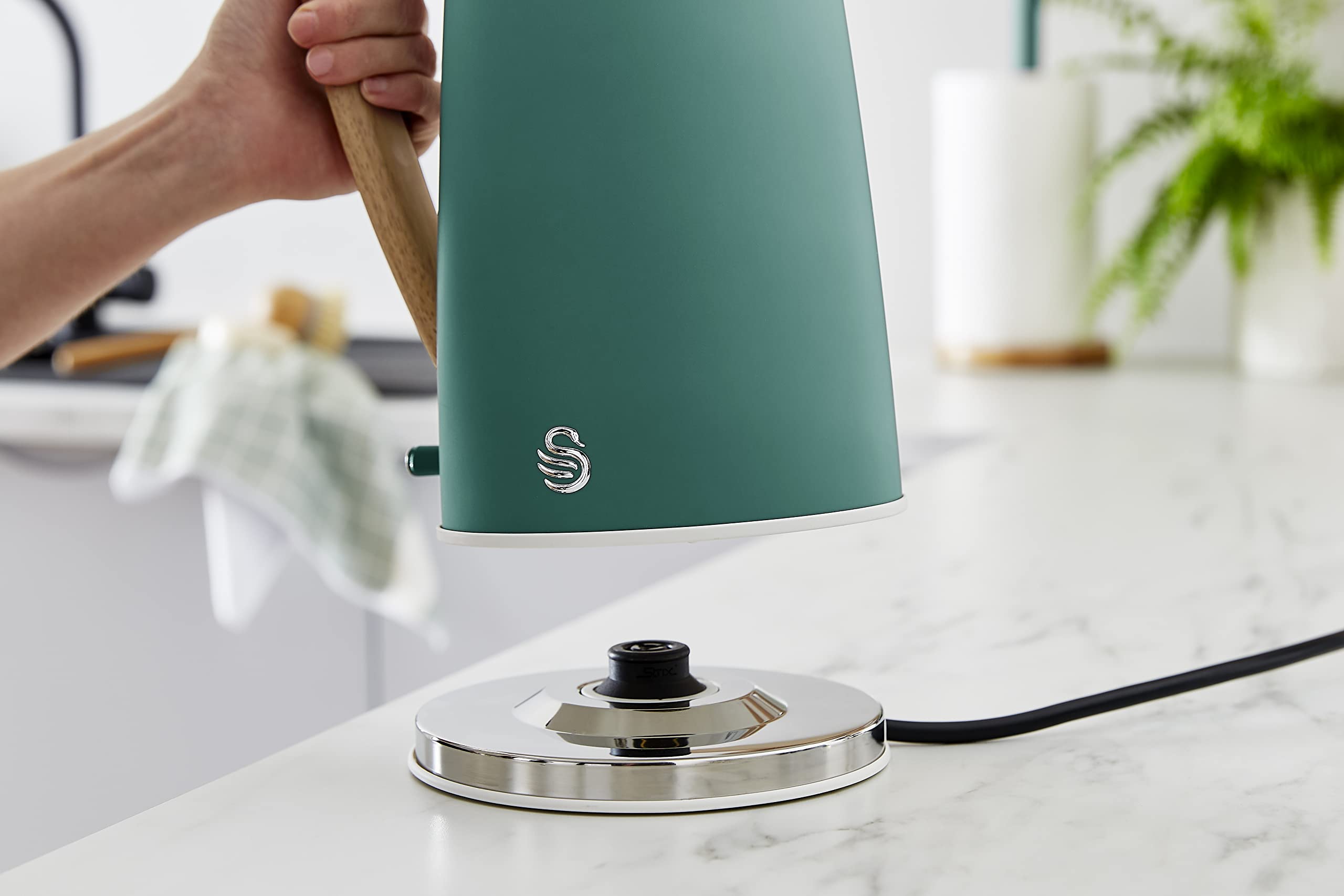 Swan Nordic Jug Kettle – 1.7L Fast Boil Electric Kettle, Matte Pine Green