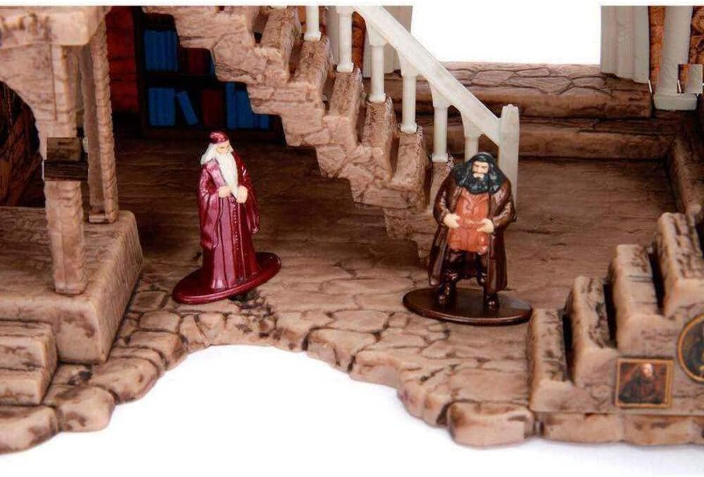 Harry Potter Gryffindor Tower Playset by Jada – Includes 2 Figures