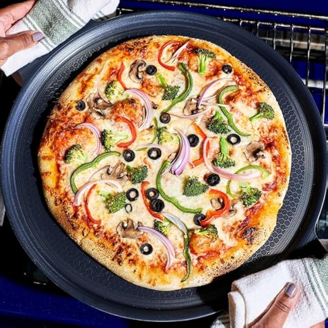 HexClad Hybrid Nonstick Pizza Steel – 14-Inch Stainless Steel & Ceramic