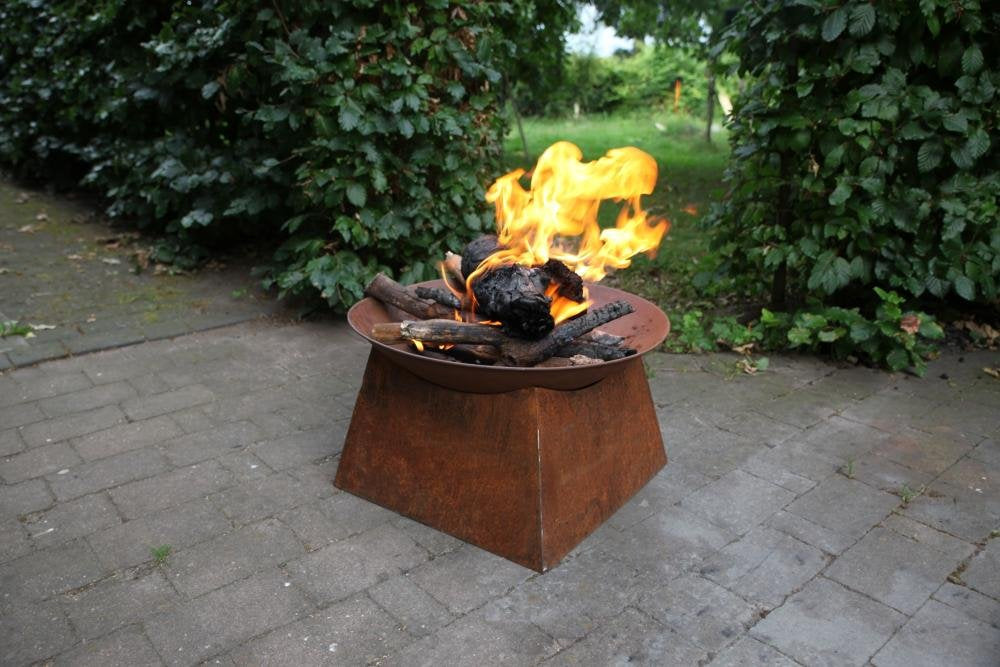 Esschert Design Rust Fire Bowl – 22 Inch Rusted Steel Outdoor Firepit