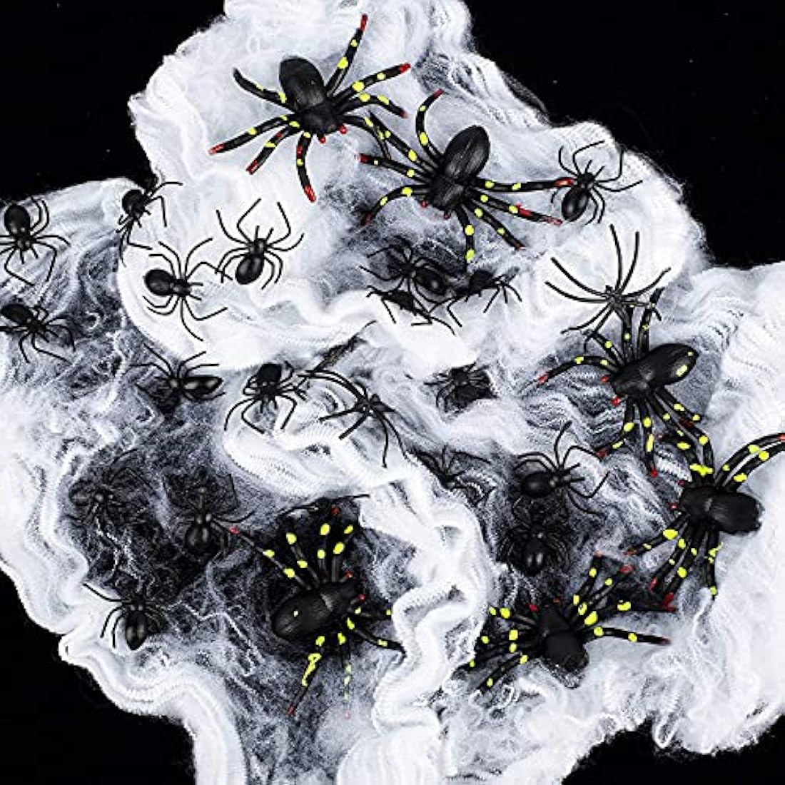 Whaline 84pc Realistic Halloween Plastic Bugs | Scary Insect Party Favors