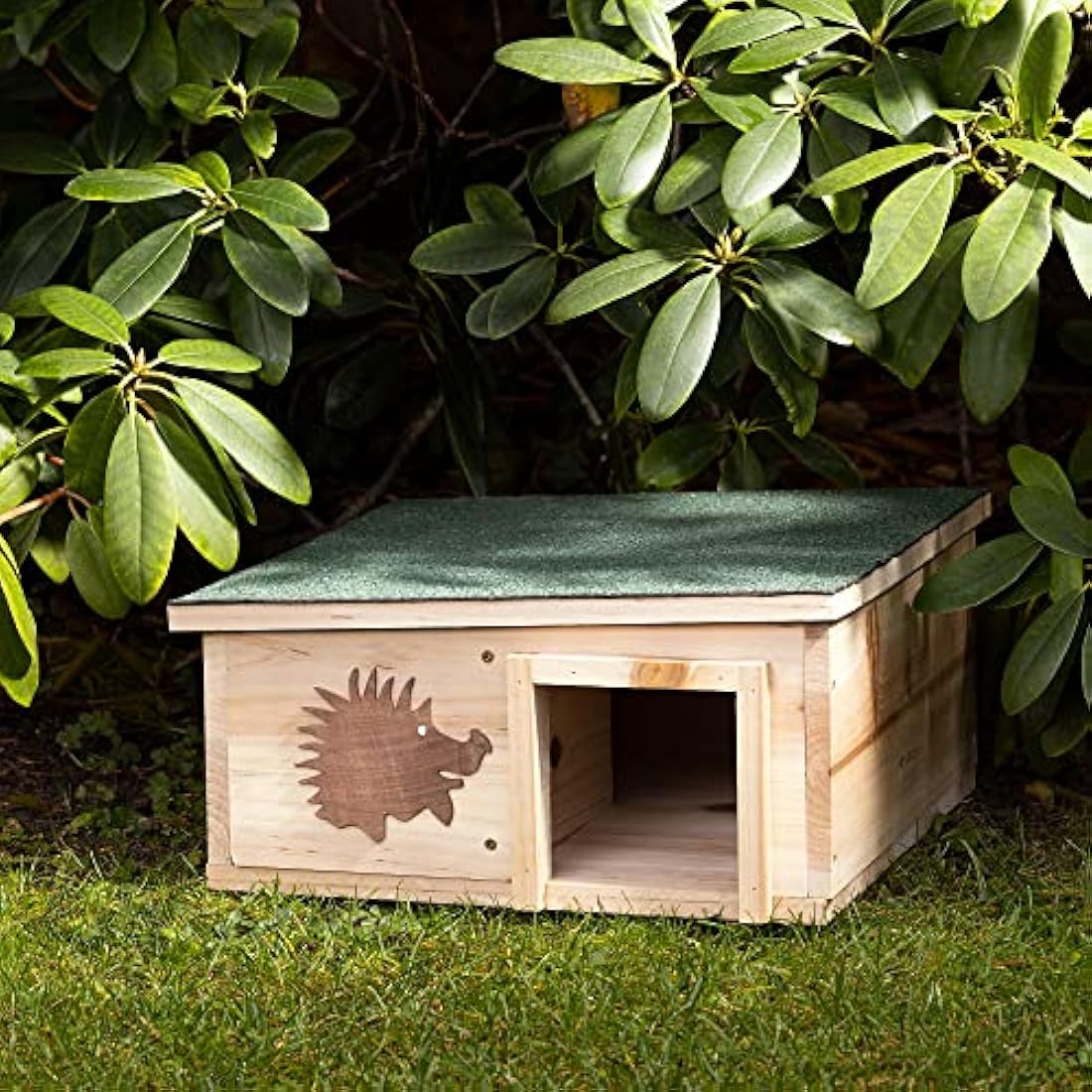 Navaris Wooden Hedgehog House – Outdoor Garden Hibernation Shelter