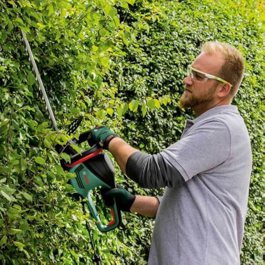 Bosch AdvancedHedgeCut 65 Electric Hedge Trimmer – 500W, 65cm Blade