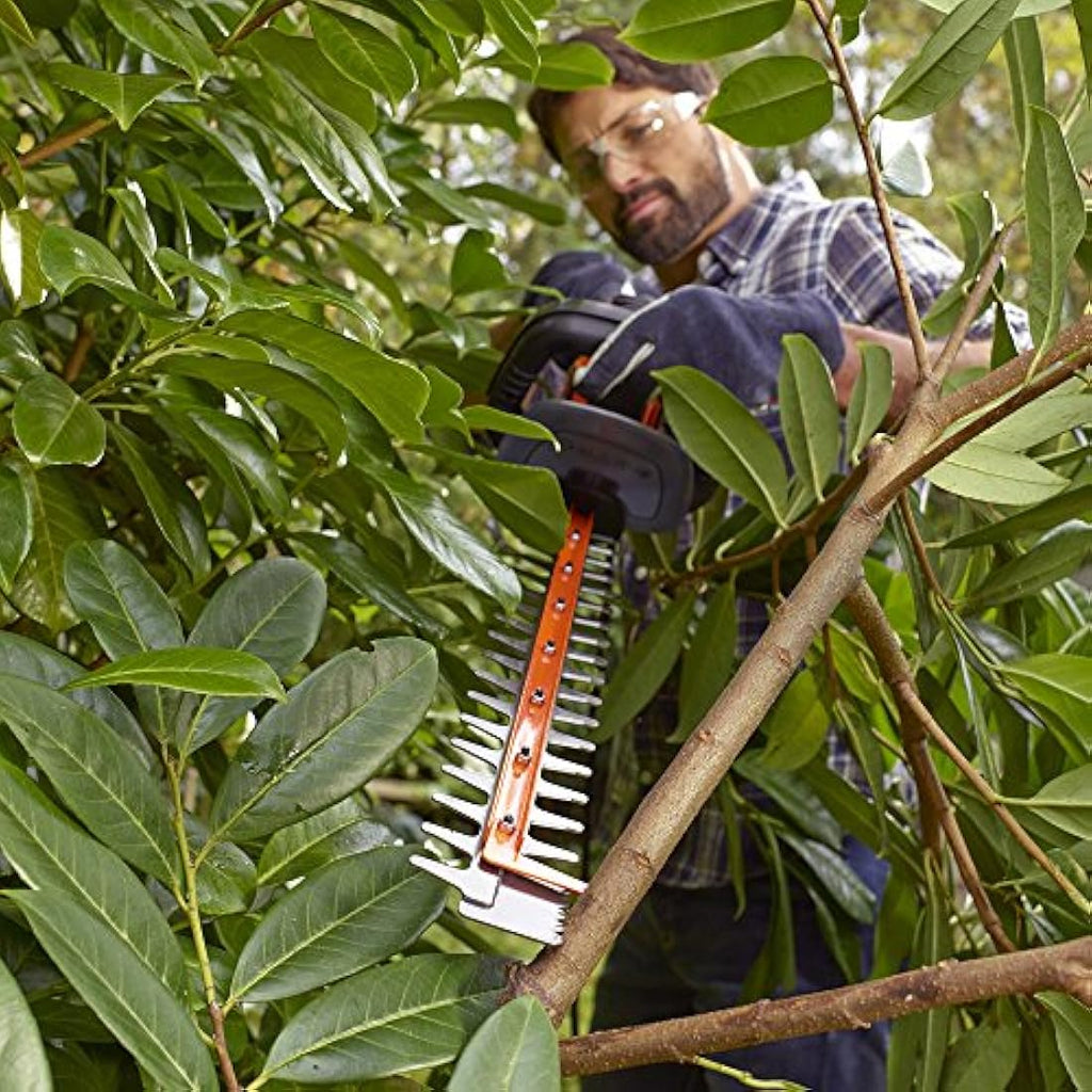 BLACK+DECKER 600W Electric Hedge Trimmer – 60cm Dual Action Blades