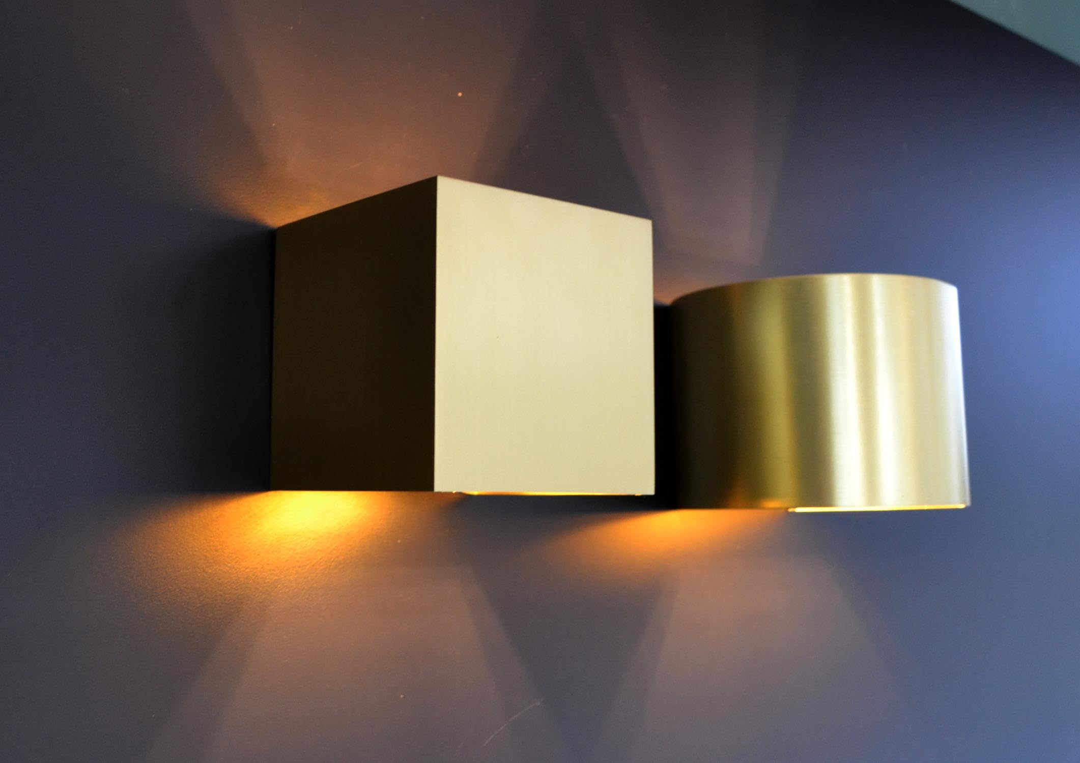 Modern Aluminum Wall Light | Dimmable 3.5W Matt Gold Brass
