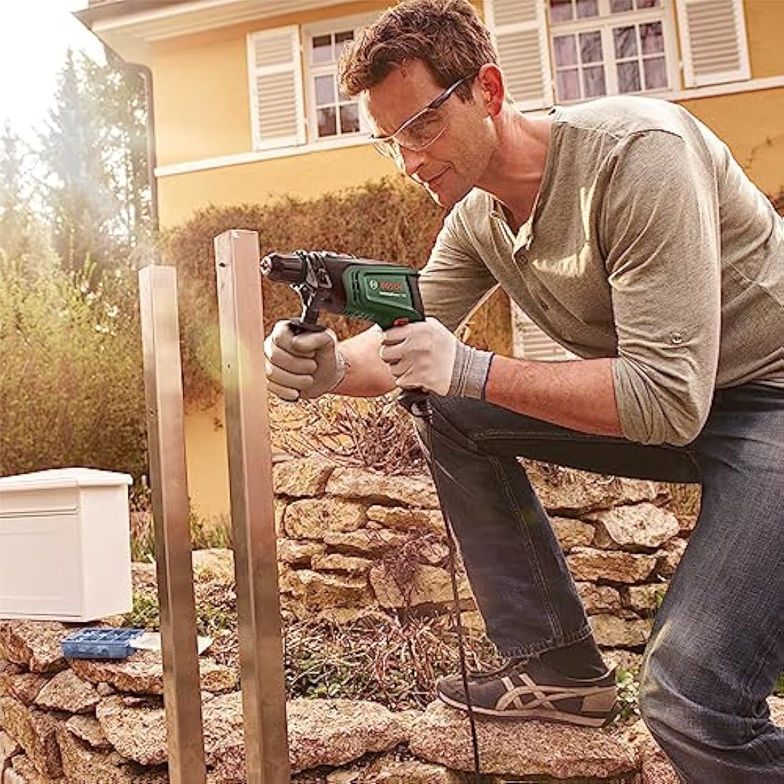Bosch UniversalImpact 730 Electric Hammer Drill - 730W with Case