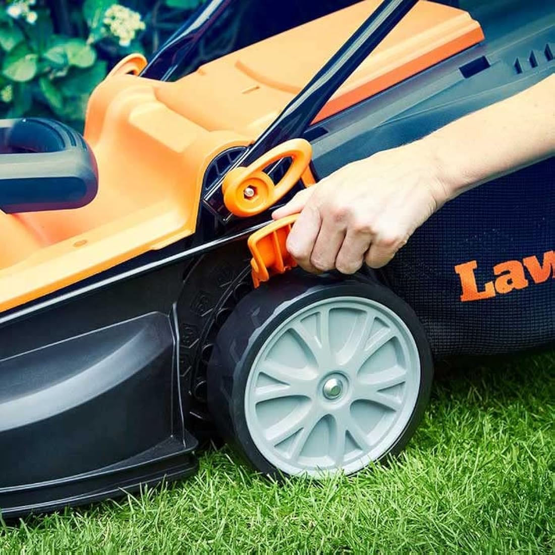 LawnMaster 1400W Electric Lawn Mower – 34cm Width with Rear Roller