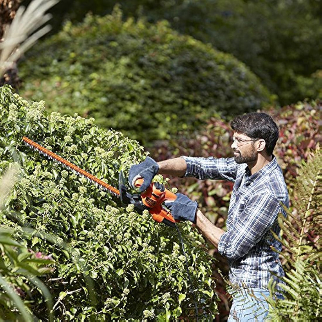 Black + Decker 45cm Electric Hedge Trimmer – 420W Dual Action Blade