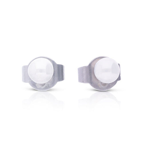 Diamonfire Shell Pearl Stud Earrings by Gecko Jewellery – Classic White
