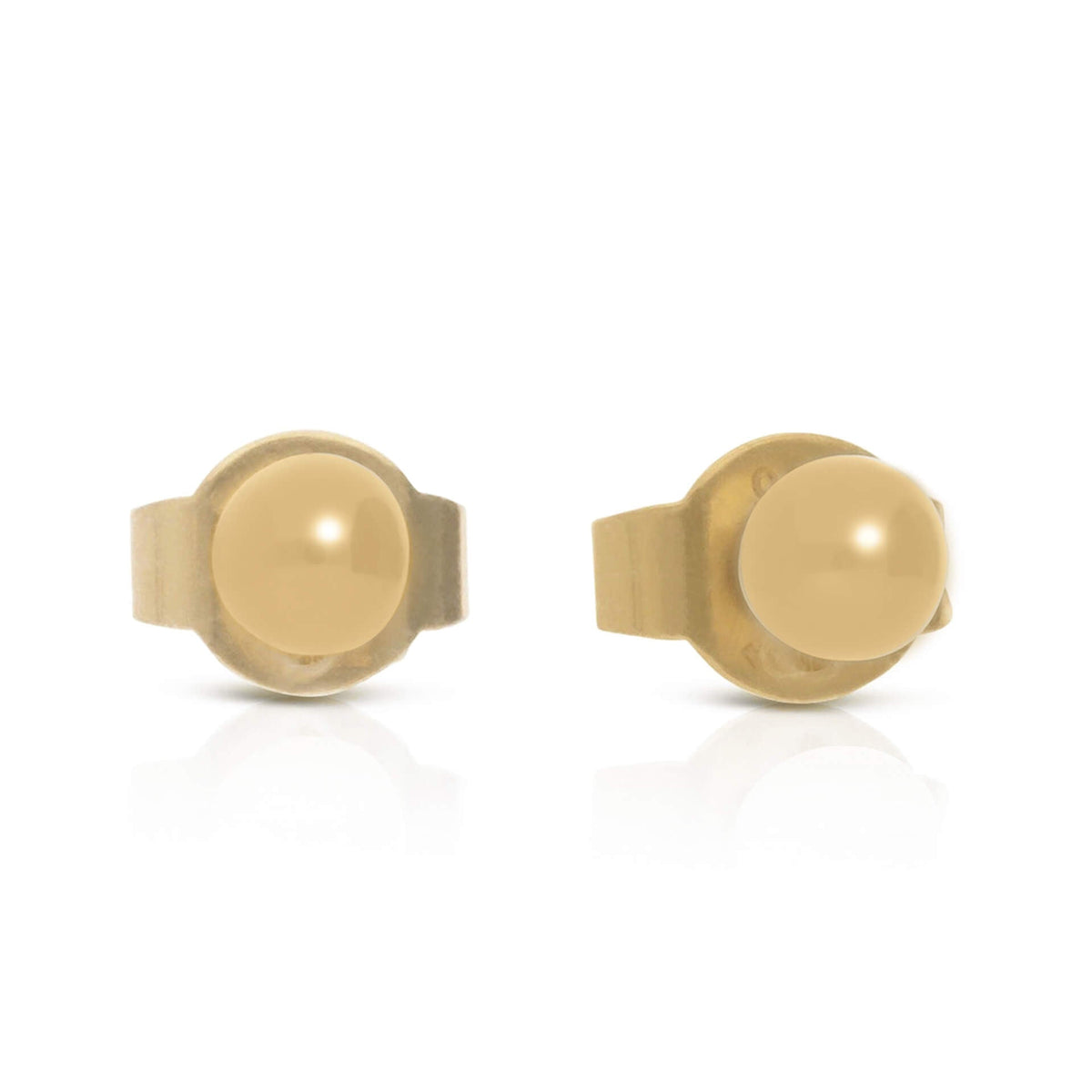 Diamonfire Shell Pearl Stud Earrings by Gecko Jewellery – Classic White