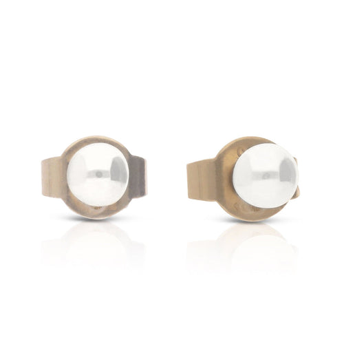 Diamonfire Shell Pearl Stud Earrings by Gecko Jewellery – Classic White