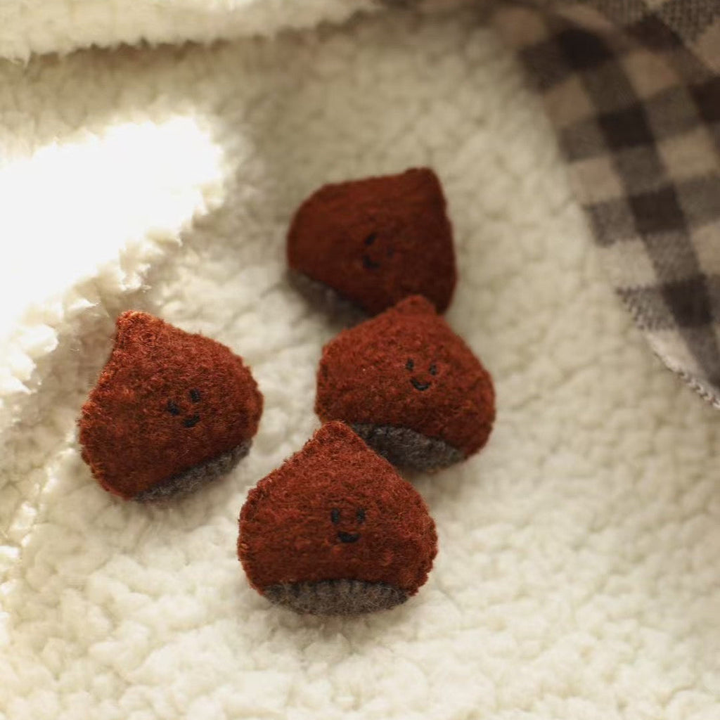 LuLuFun Studio Chestnut Woollen Brooch – Handcrafted Kawaii Pin