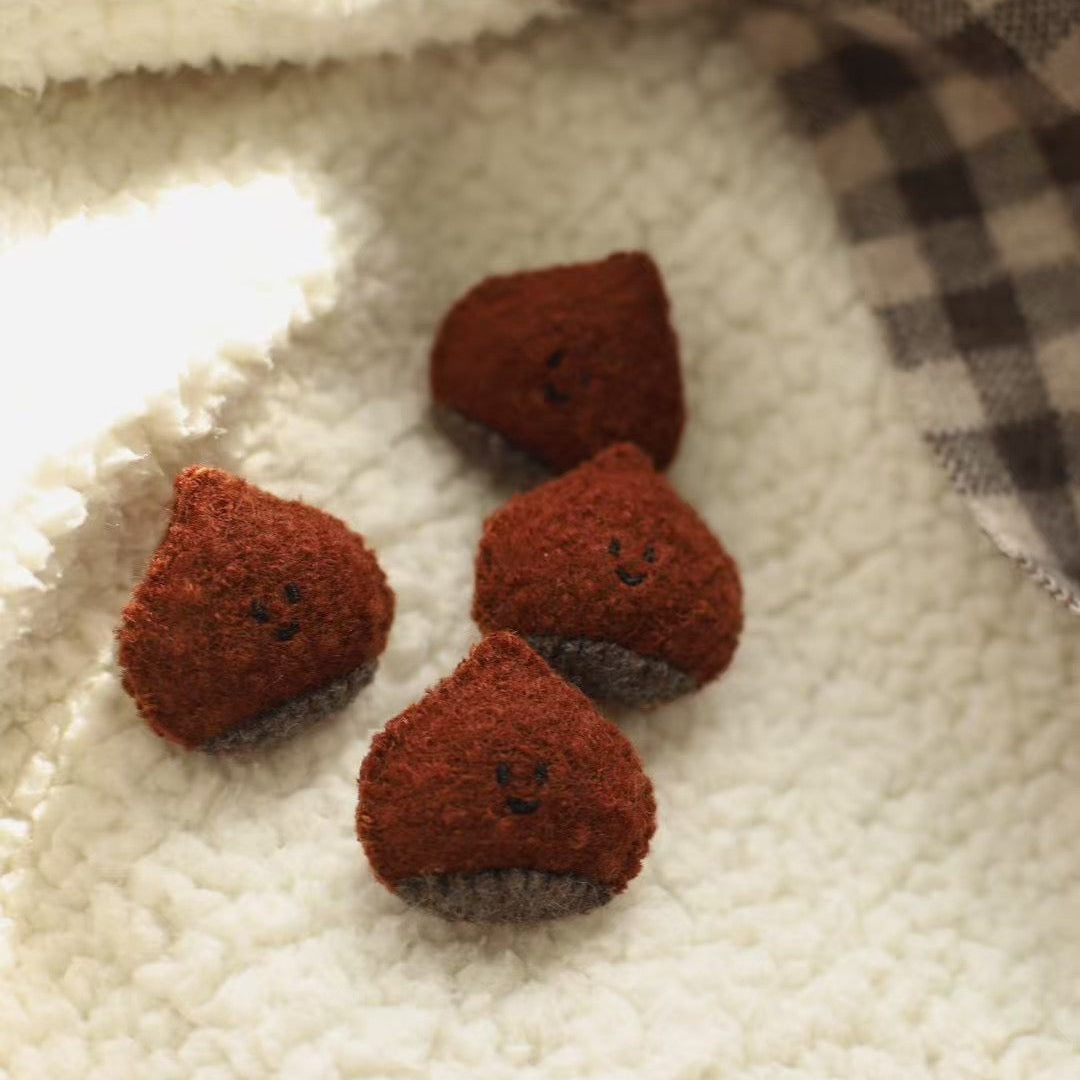 LuLuFun Studio Chestnut Woollen Brooch – Handcrafted Kawaii Pin