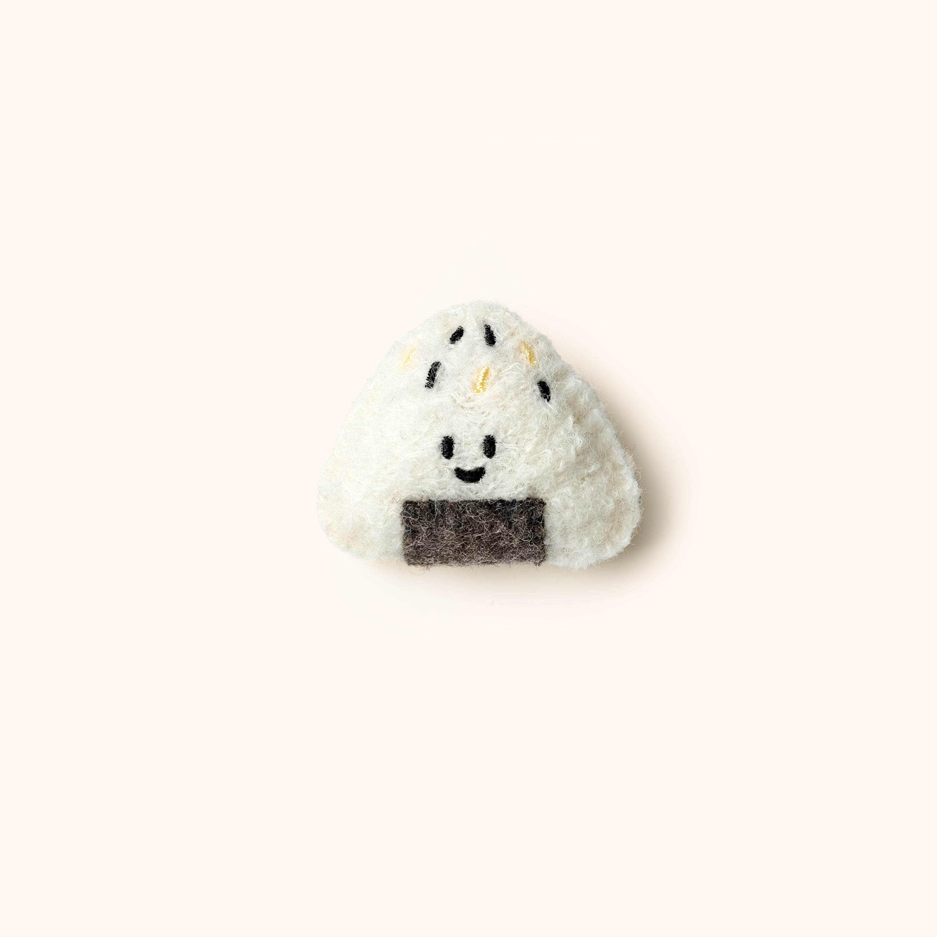LuLuFun Studio Onigiri Woollen Brooch – Handmade Kawaii Food Pin