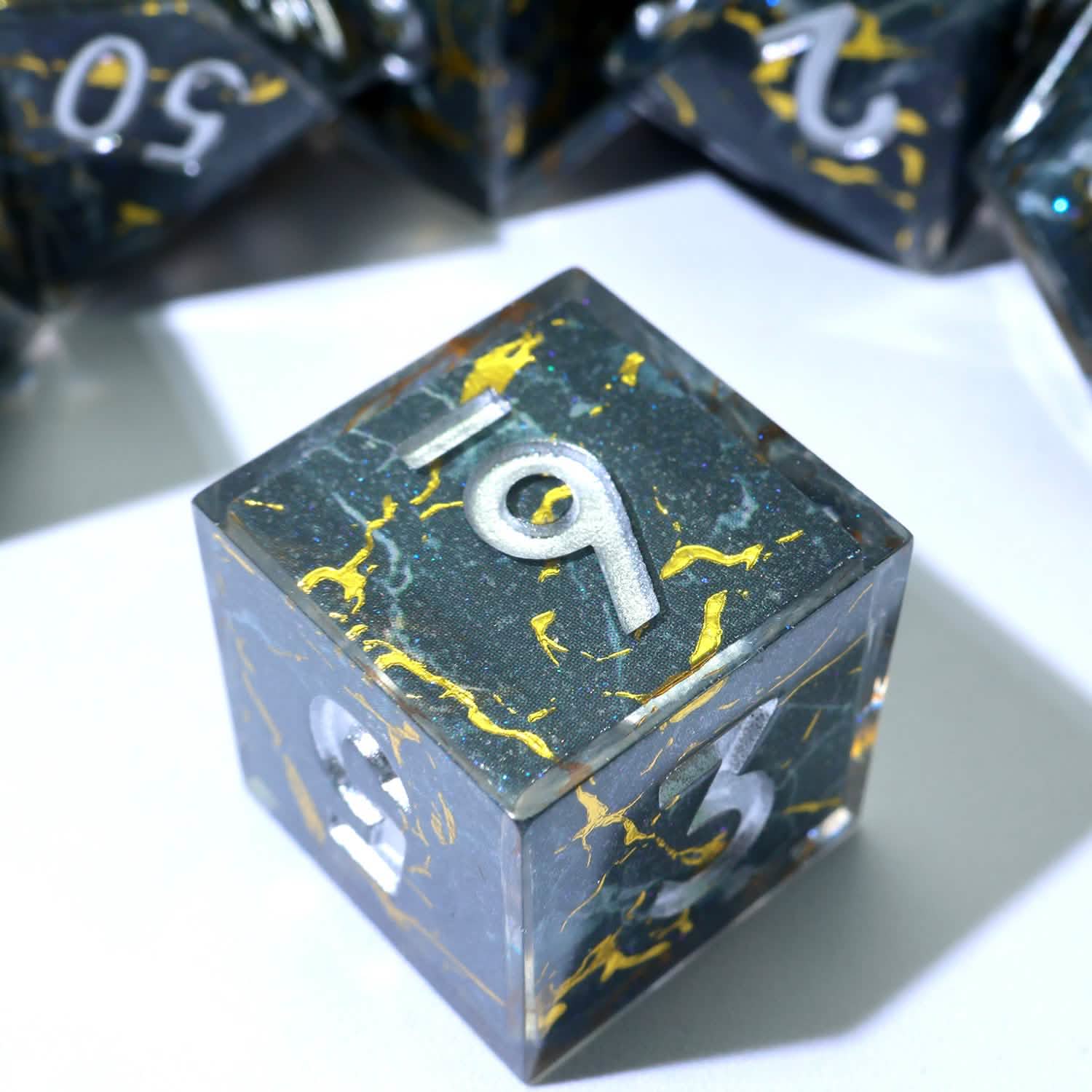 Gilded Void | Sharp Edge Dice | Resin | 7 Piece Set