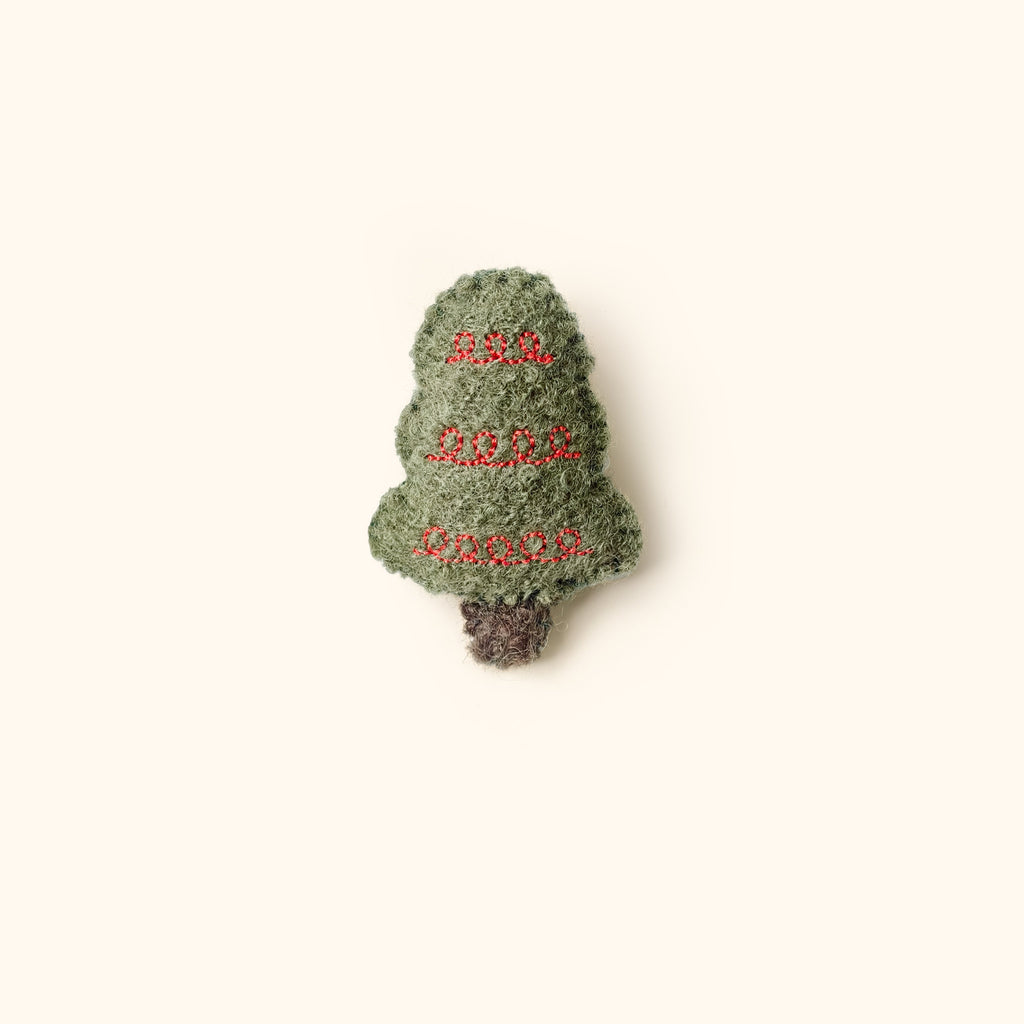 LuLuFun Studio Christmas Tree Wool Brooch – Handmade Kawaii Pin
