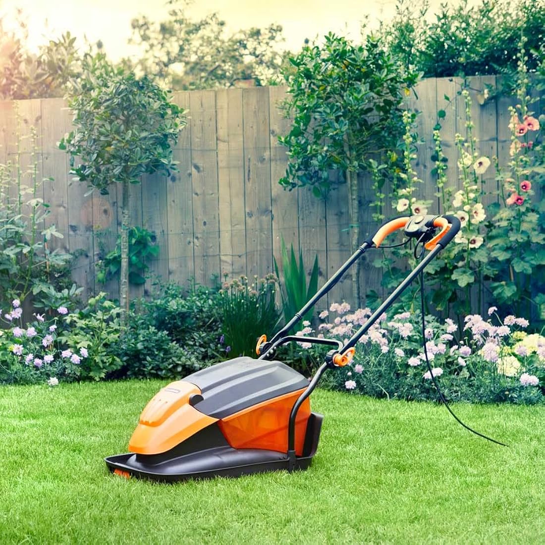 LawnMaster 1500W Electric Hover Mower | 33cm with Grass Collection